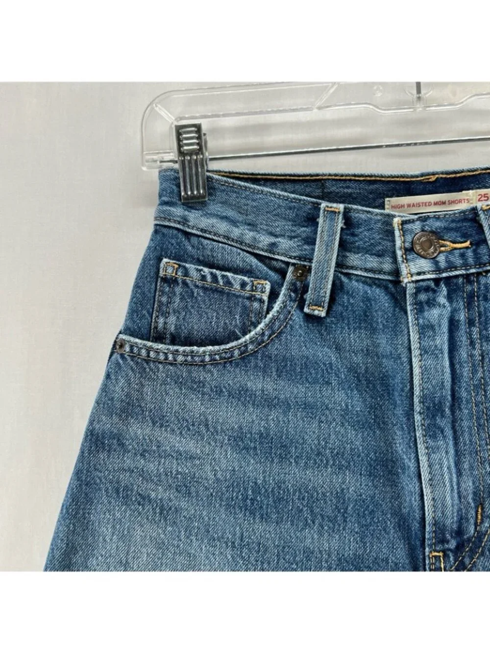 Levi's High Waisted Mom Shorts Womens 25 Zip Fly Pockets Medium Wash Denim Blue